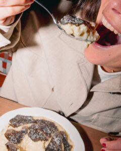 Le Rendez-vous de la Gastronomie Italienne Authentique à Paris 1 La truffe fait le premier pas. Nous on suit